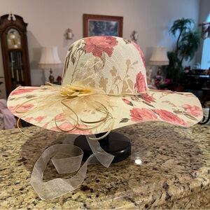 Floral Wide-Brim Sun Hat with Ribbon Accent - Cream & Pink